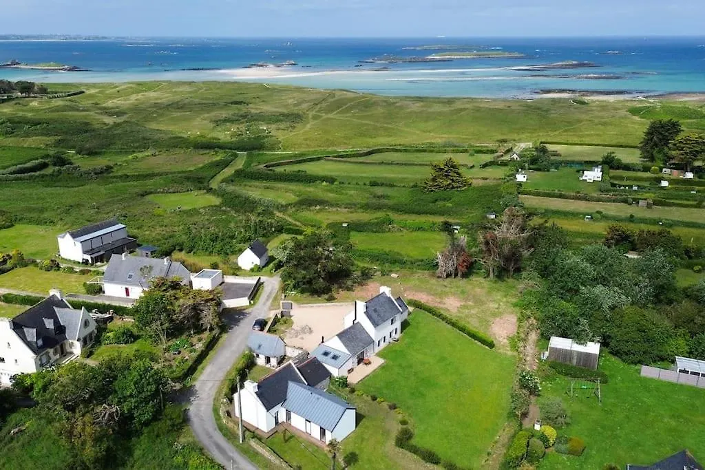 Jolie Maison De Vacances A 5 Mn A Pied Des Plages Landéda
